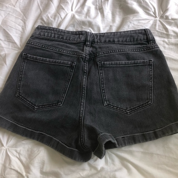 SOLD. Black high waisted denim mom shorts from Pacsun size 27. - Picture 2 of 3